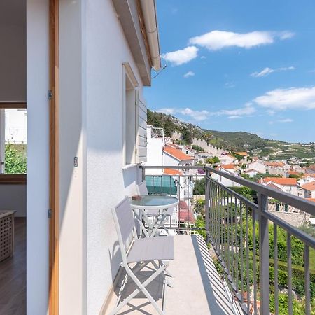 Brand New Apt W Balcony & Perfect Seaview At Center Χβαρ Εξωτερικό φωτογραφία