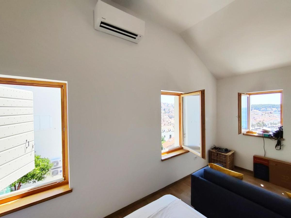 Brand New Apt W Balcony & Perfect Seaview At Center Χβαρ Εξωτερικό φωτογραφία