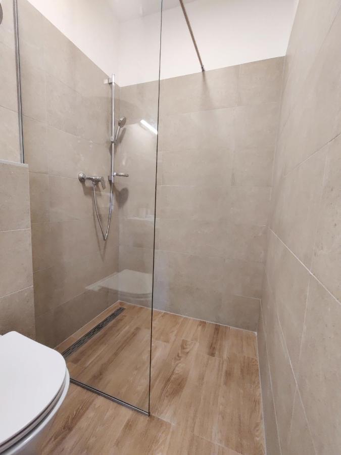 Brand New Apt W Balcony & Perfect Seaview At Center Χβαρ Εξωτερικό φωτογραφία