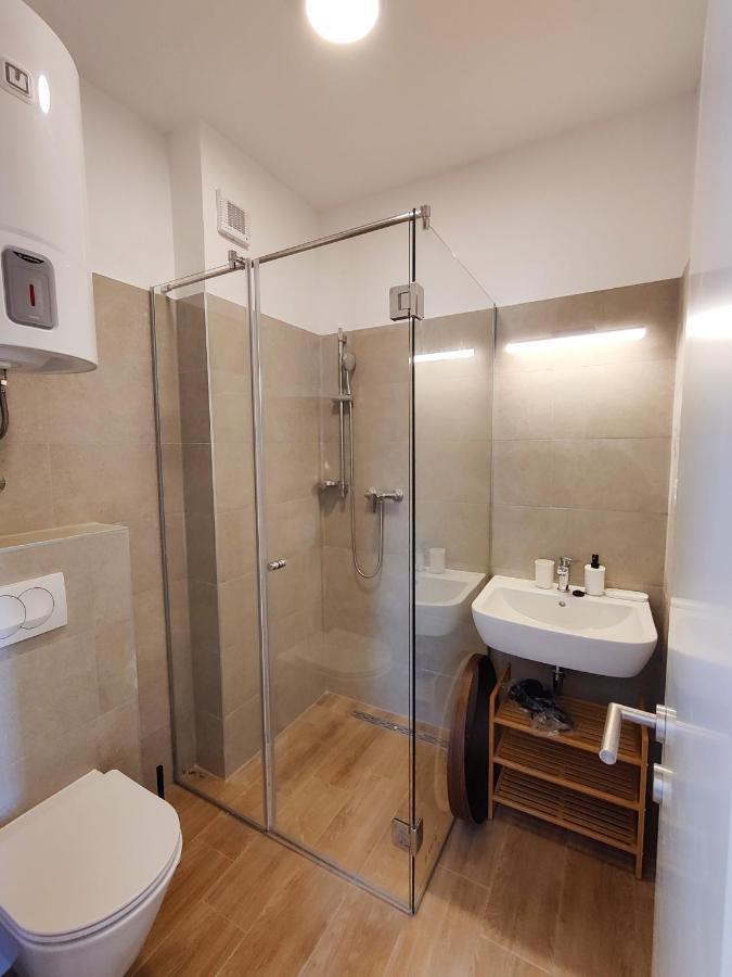 Brand New Apt W Balcony & Perfect Seaview At Center Χβαρ Εξωτερικό φωτογραφία