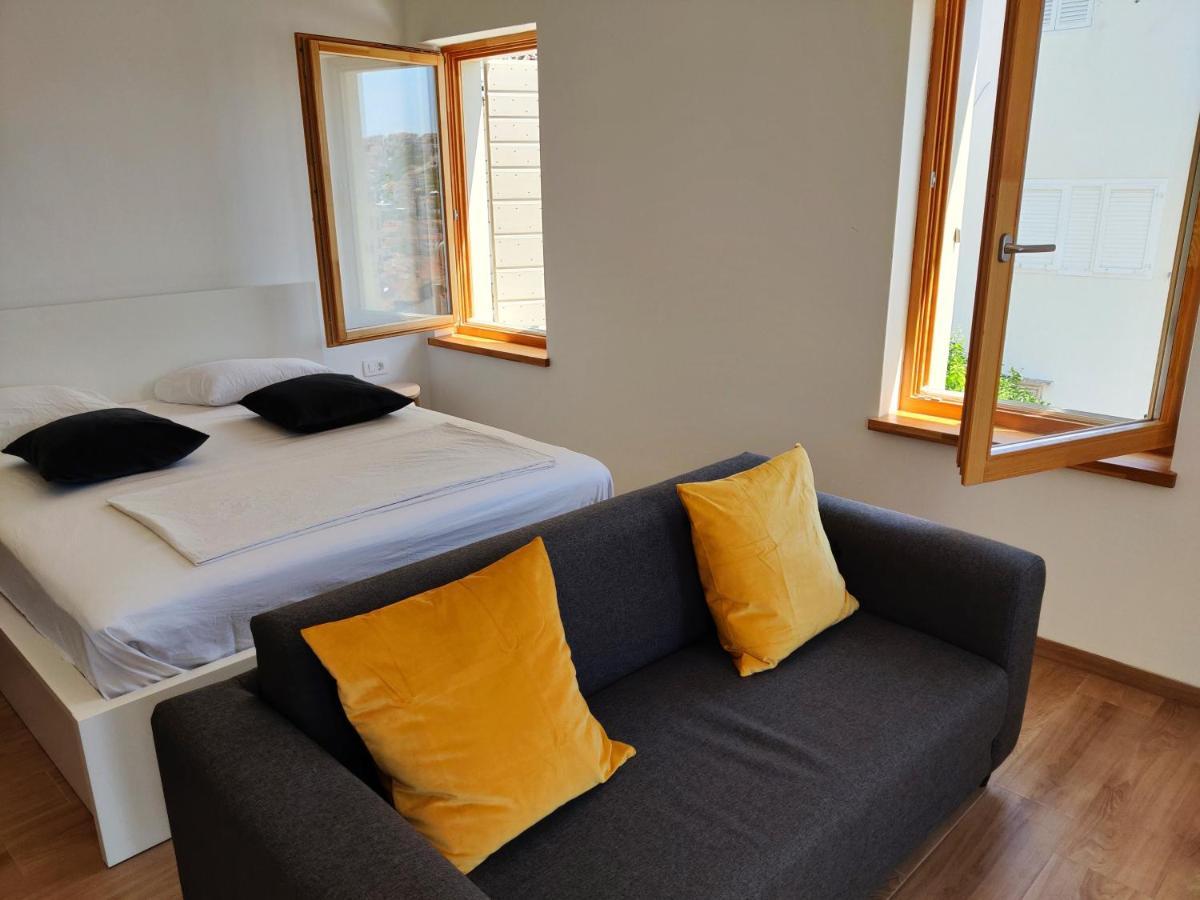 Brand New Apt W Balcony & Perfect Seaview At Center Χβαρ Εξωτερικό φωτογραφία