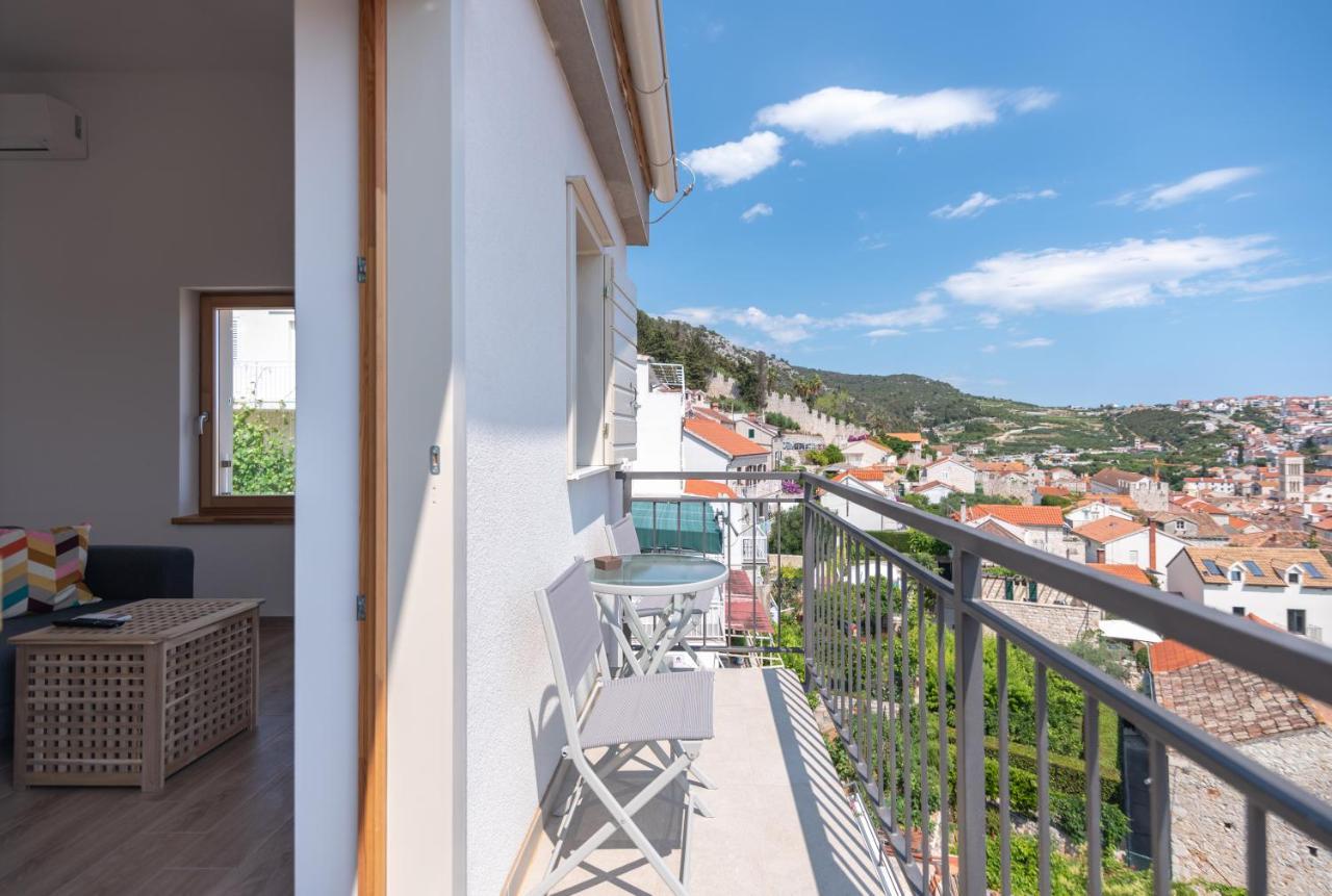 Brand New Apt W Balcony & Perfect Seaview At Center Χβαρ Εξωτερικό φωτογραφία