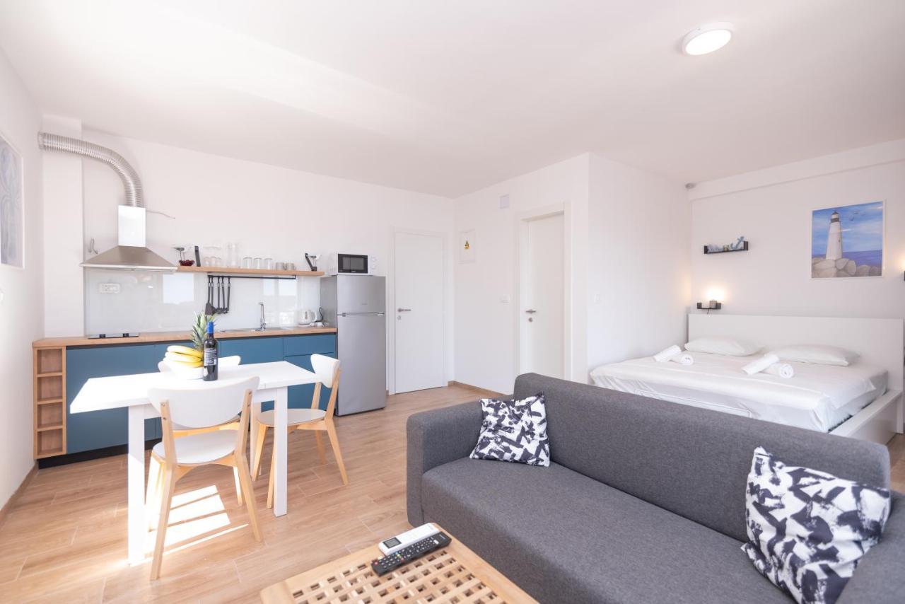 Brand New Apt W Balcony & Perfect Seaview At Center Χβαρ Εξωτερικό φωτογραφία